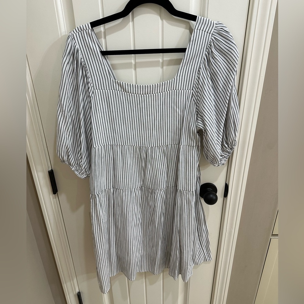 ANDREE BY UNIT Blue and White Puff Sleeve Blouse